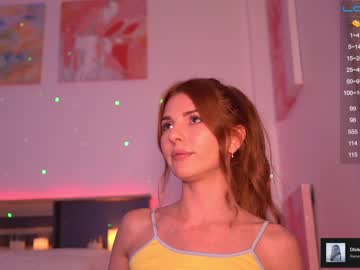 webcam girl sweetkira555 today image #2410304