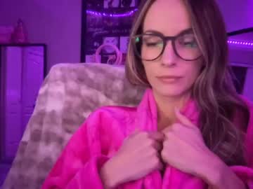 webcam girl lilbbyshy today image #3129451