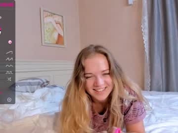 webcam girl emelianae today image #3963103