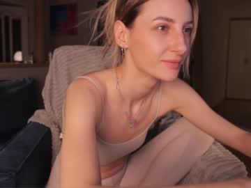 webcam girl alicedotg today image #1288966