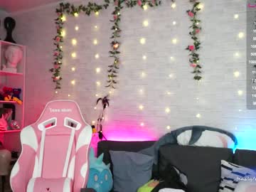 webcam girl holliwould_ today image #1927779
