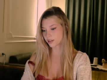 webcam girl bitter_moon today image #3592332