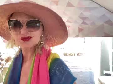 webcam girl gl1tter_barbie today image #1882239