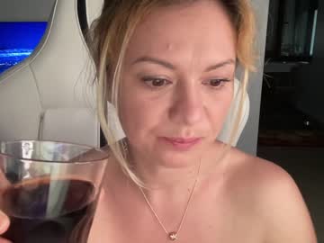 webcam girl kiradivine today image #2351122