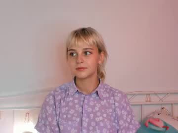 webcam girl louiseshelton today image #2368553