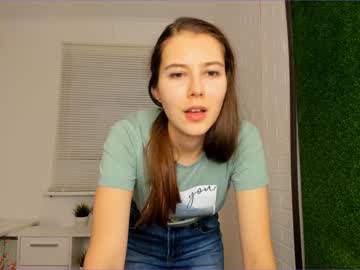 webcam girl carolineprise today image #797322