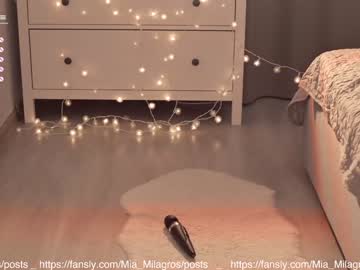 webcam girl mia_milagros today image #2612112