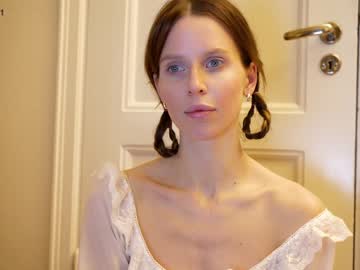 webcam girl ellaa91 today image #3275348