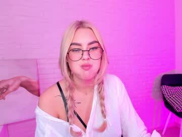 webcam girl 8a8y_nura today image #1429155