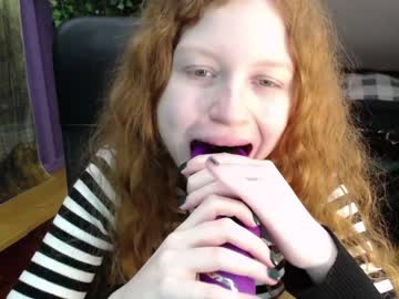 webcam girl molly_redhead today image #948245