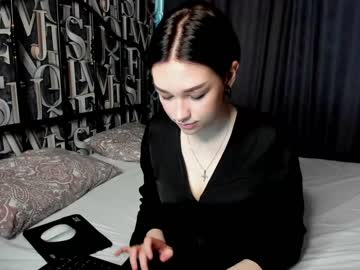 webcam girl carolyn_white today image #1685434