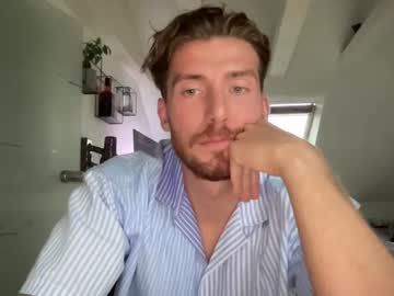 webcam man needattention21 today image #3955096