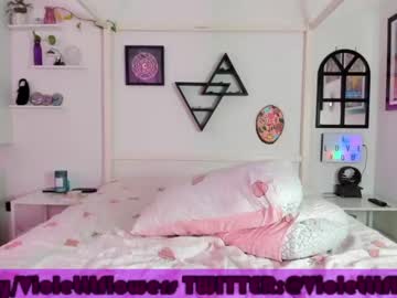 webcam girl violetttflowers today image #432915