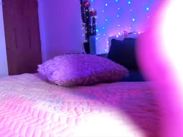 webcam girl littlee33 today image #1152317