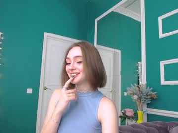 webcam girl adelewilson__ today image #1070310