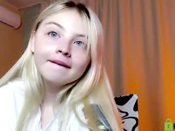 webcam girl shy_blondiee today image #3664283