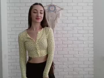 webcam girl monicabelluccii today image #4063583