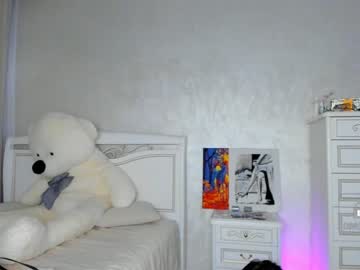 webcam girl miyong_7 today image #1287808