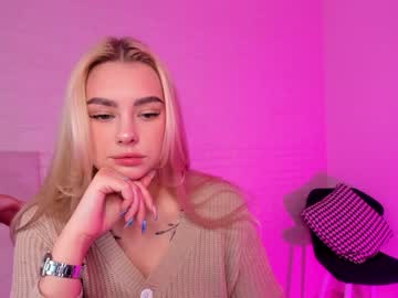webcam girl 8a8y_nura today image #1040436