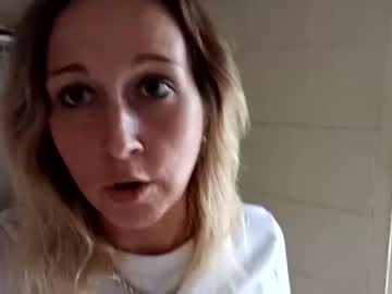 webcam girl nickiewells23 today image #3978622