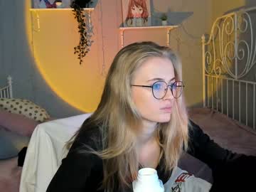webcam girl linellali today image #2477382