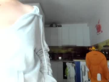 webcam girl kiradivine today image #3298773