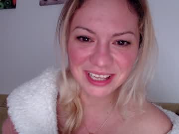 webcam girl kiradivine today image #1669114