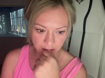 webcam girl kiradivine today image #2552481