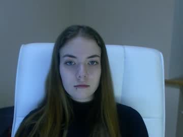 webcam girl zoey_deuttch today image #3688502