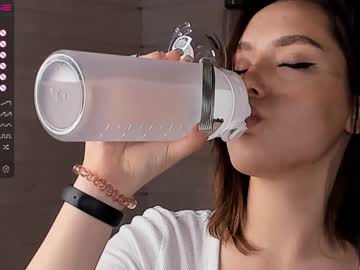 webcam girl darling_kira today image #2927957