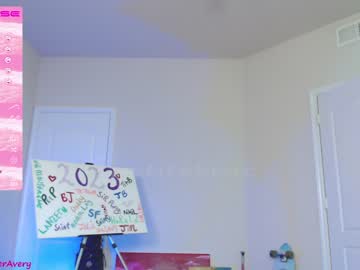 webcam girl petitebrat today image #3584575
