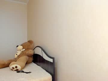 webcam girl yana_squrel_22 today image #988469
