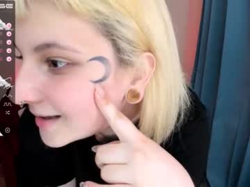 webcam girl yolandi_toit today image #2166809