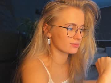 webcam girl linellali today image #2973959