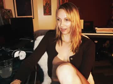 webcam girl kaileeshy today image #644226