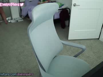 webcam girl evelynpiers today image #1895039