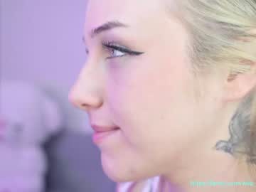 webcam girl mia_milagros today image #1793957