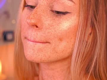 webcam girl artease today image #3410188
