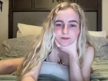 webcam girl peachezzs today image #1808113