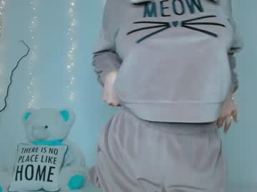 webcam girl little__cherrry today image #2474399
