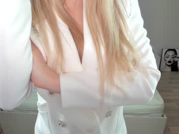 webcam girl yana_squrel_22 today image #1270692