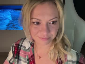 webcam girl kiradivine today image #2824089