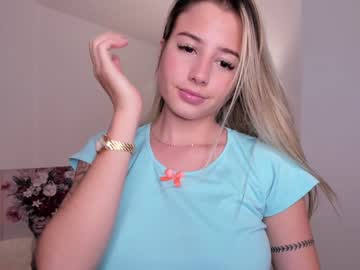 webcam girl naivebby01 today image #1212604