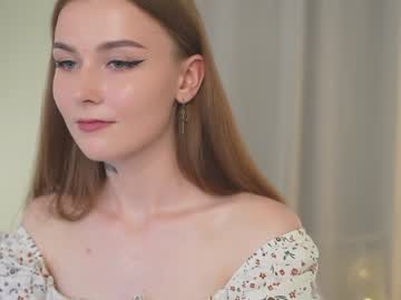 webcam girl kira_rider today image #4016375