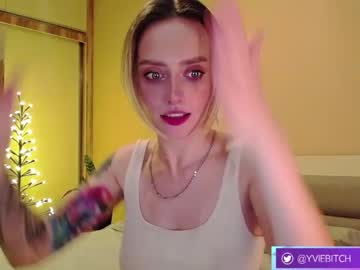 webcam girl _yvie_ today image #3303740