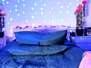 webcam girl littlee33 today image #1066827