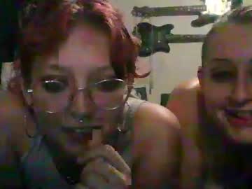 webcam couple twoprettybestfriends today image #3953258