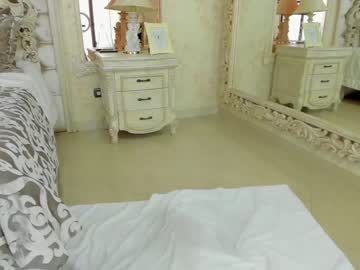 webcam girl shantallknowless today image #2944755