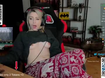 webcam girl kimilee22 today image #1332546