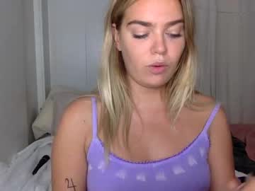 webcam girl littlemaryjane19 today image #1701376